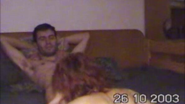 Cupele D sexy care săreau în timp ce blonda călărește un penis mare